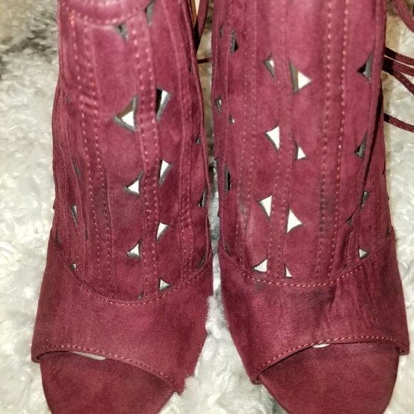 SHOEDAZZLE MAROON 'RACHEL'S LASER-CUT SINGBACK HEELS SANDAL - Picture 3 of 15